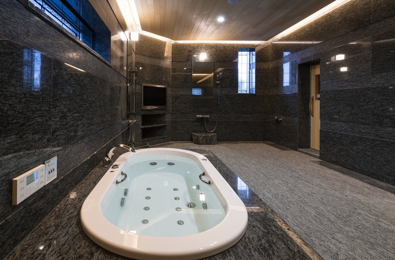 高級注文住宅の浴室_088