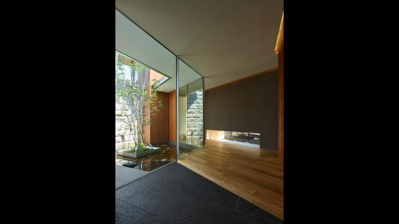 和の美意識と現代的な機能性が調和する豪邸