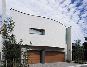 安心感とくつろぎを中庭空間で実現