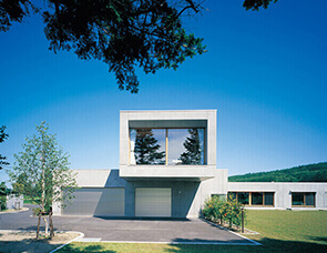 大自然と人を結ぶ無垢な空間