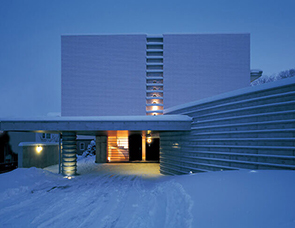 空間、そして人をつなげる家