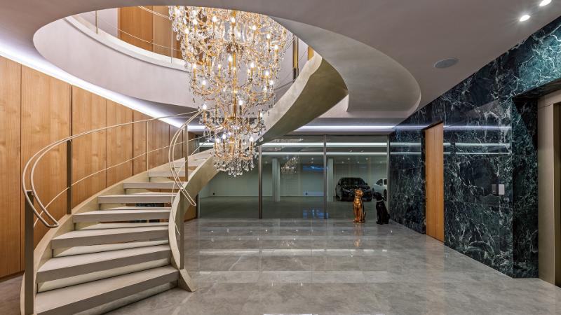 風水の思想をモダンデザインに昇華した豪邸