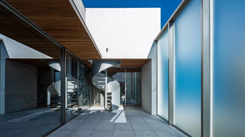 風水の思想をモダンデザインに昇華した豪邸